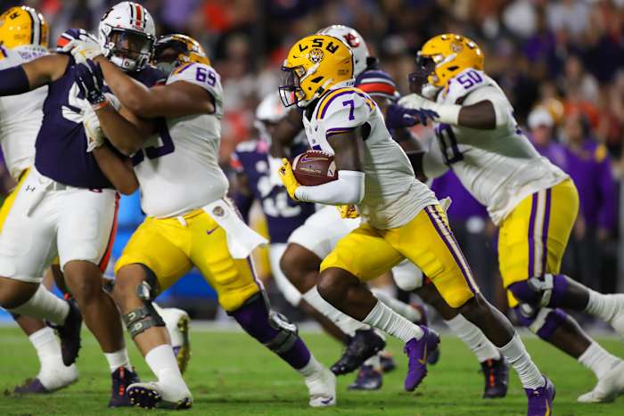 LSU Tigers wide receiver Kayshon Boutte (7) carries the ball during the game between the LSU Tigers and the Auburn Tigers at Jordan-Hare Stadium on Oct. 1, 2022.