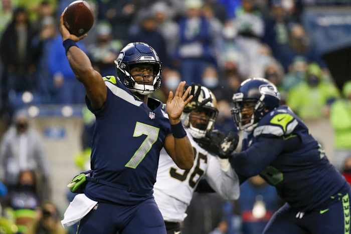 Seattle Seahawks quarterback Geno Smith (7) passes against the New Orleans Saints. Mandatory Credit: Joe Nicholson-USA TODAY