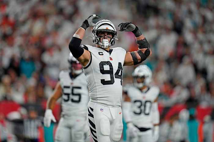 Cincinnati Bengals defensive end Sam Hubbard (94) pumps up the crowd in the first quarter of the NFL Week 4 game between the Cincinnati Bengals and the Miami Dolphins at PayCor Stadium in downtown on Thursday, Sept. 29, 2022. The Bengals 14-12 at halftime. Miami Dolphins At Cincinnati Bengals Week 4