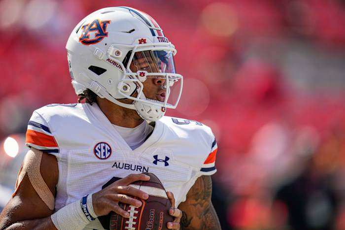 Robby Ashford pregame before Auburn vs Georgia.