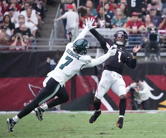 Haason Reddick pressures Cardinals QB Kyler Murray in Week 5