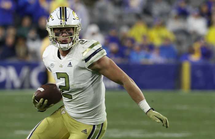 Georgia Tech tight end Dylan Leonard