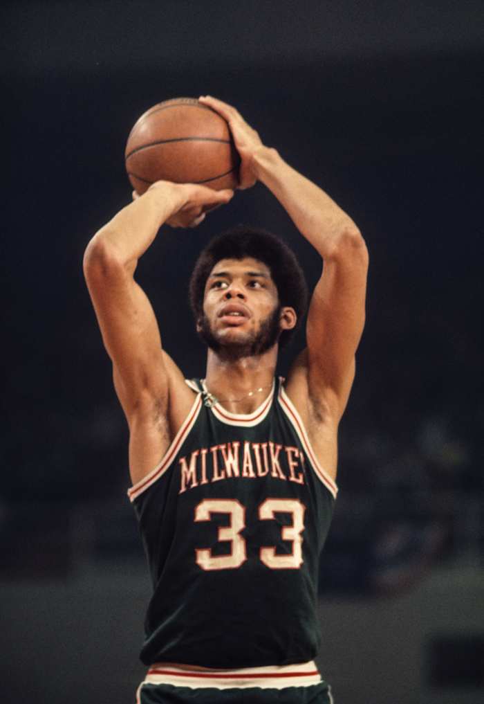 Milwaukee Bucks center Kareem Abdul-Jabbar (33)