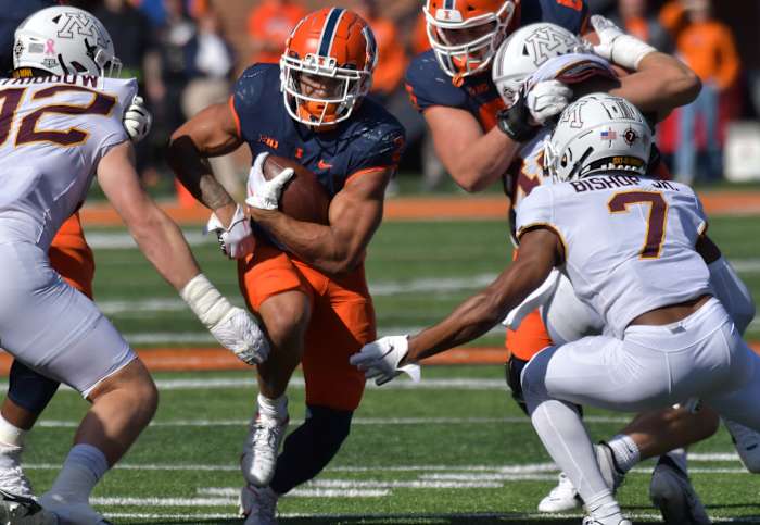 Chase Young on a running play for Illinois.