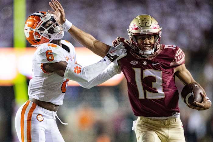 Florida State quarterback Jordan Travis