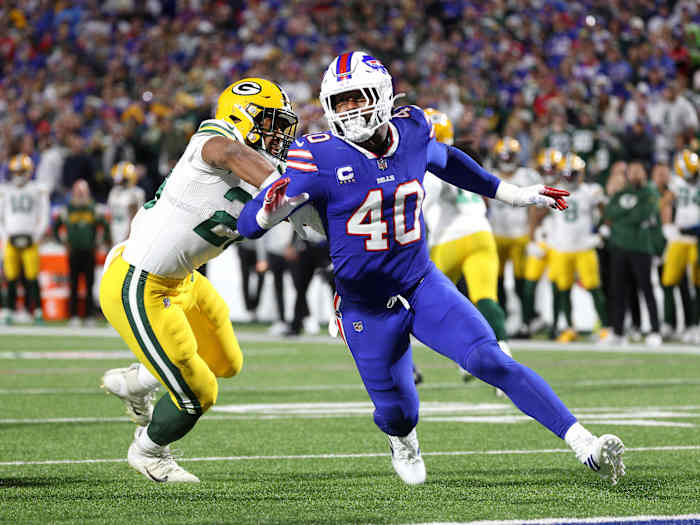 Miller rushes the passer against the Green Bay Packers in 2022.