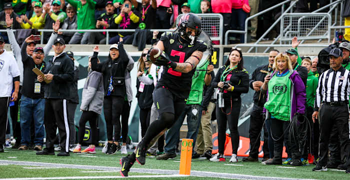Oregon Ducks tight end Terrance Ferguson catches a touchdown pass against the UCLA Bruins.
