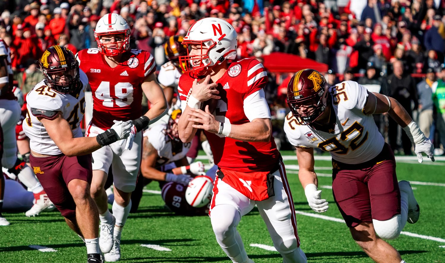 Chubba Purdy TD run 2022 Nebraska vs Minnesota football 1Q USATSI_19364546