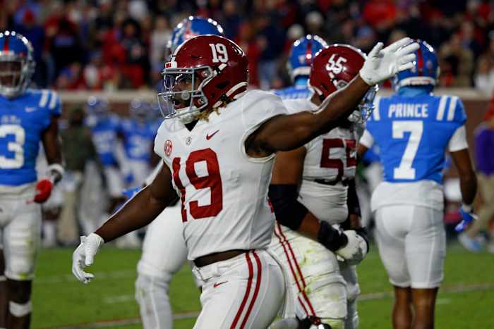 Alabama Crimson Tide wide receiver Kendrick Law (19) signals for a first down after a catch during the second half against the Mississippi Rebels at Vaught-Hemingway Stadium.