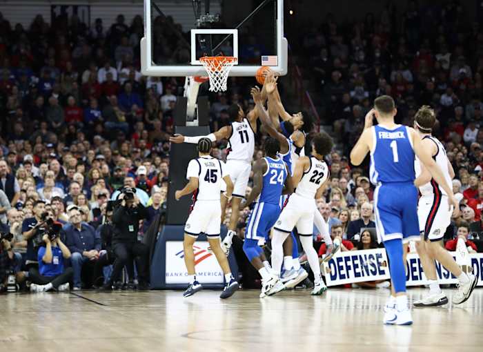 gonzaga bulldogs kentucky wildcats spokane arena erik smith29