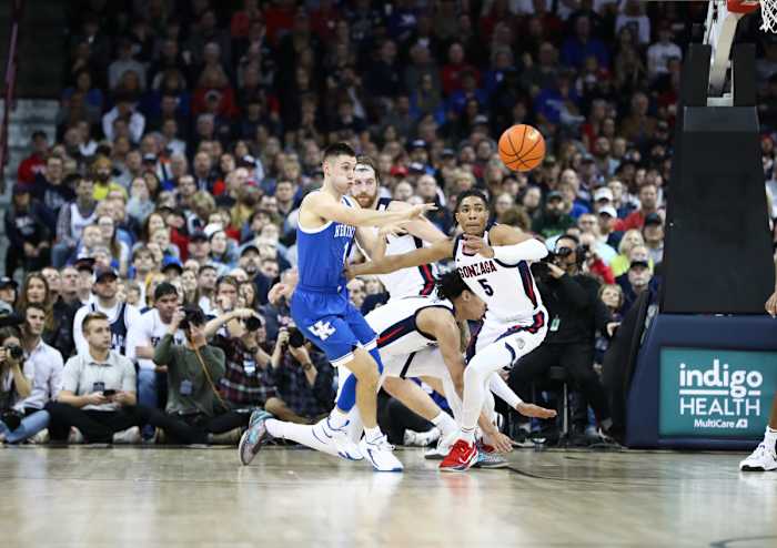 gonzaga bulldogs kentucky wildcats spokane arena erik smith24