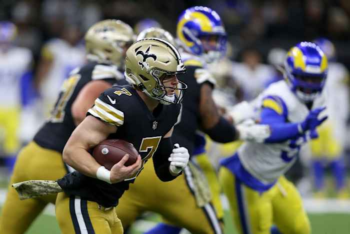 New Orleans Saints Taysom Hill (7) runs the ball against the Los Angeles Rams. Mandatory Credit: Chuck Cook-USA TODAY Sports