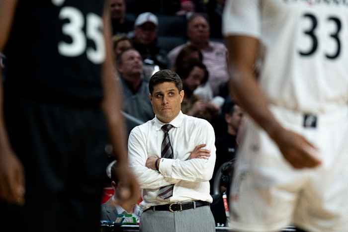 Cincinnati Bearcats head coach Wes Miller looks on in the second half of the men s NCAA basketball game at Fifth Third Arena in Cincinnati on Thursday, Nov. 10, 2022. Cincinnati Bearcats defeated Cleveland State Vikings 69-58. Cleveland State Vikings At Cincinnati Bearcats