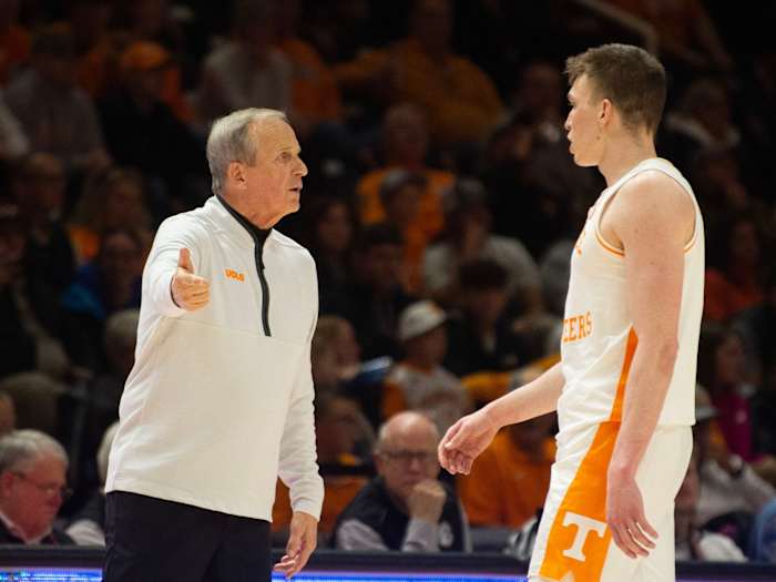 Barnes and Knecht are on a mission to bring an elusive men’s basketball national championship to Tennessee.