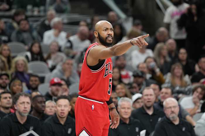 Chicago Bulls guard Jevon Carter (5)