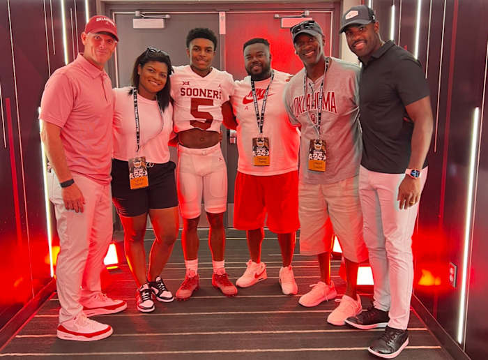 Brent Venables, DeMarco Murray and the Ryelan Morris family