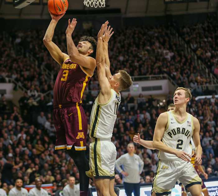 Minnesota Gophers forward Dawson Garica (3) attempts to score a layup during the NCAA men s basketball game against the Purdue Boilermakers, Sunday, Dec. 4, 2022, at Mackey Arena in West Lafayette, Ind.
