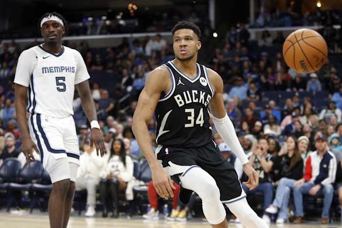 Milwaukee Bucks forward Giannis Antetokounmpo (34) reacts after a dunk during the second half against the Memphis Grizzlies 