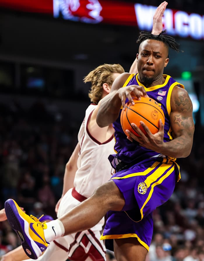 Stephen Clark gets a hand up on LSU guard Trae Hannibal trying to make something happen with the ball (17th Feb., 2024)