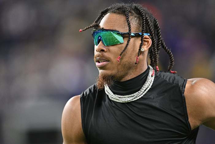 Dec 31, 2023; Minneapolis, Minnesota, USA; Minnesota Vikings wide receiver Justin Jefferson (18) warms up before the game against the Green Bay Packers at U.S. Bank Stadium.