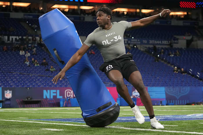 Feb 29, 2024; Indianapolis, IN, USA; Houston Christian defensive lineman Jalyx Hunt (DL34) works out during the 2024 NFL Combine at Lucas Oil Stadium.