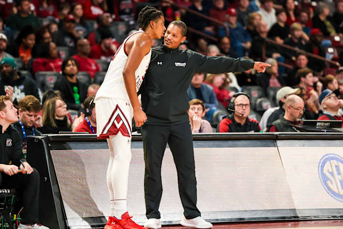 Lamont Paris directs South Carolina Gamecocks forward Collin Murray-Boyles (12-30-23)