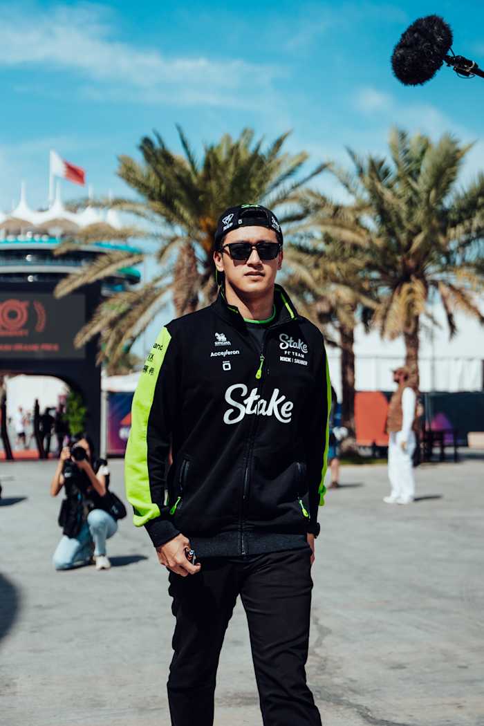 Zhou Guanyu - Sauber