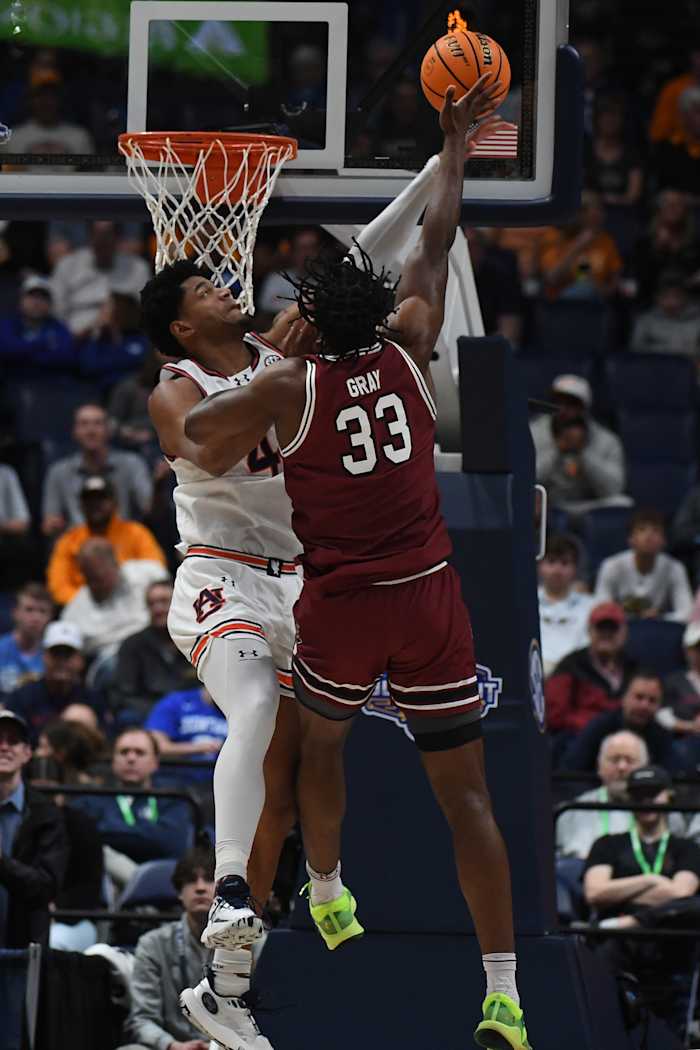 Josh Gray gets his shot blocked by Auburn center Dylan Cardwell (15th Mar., 2024)