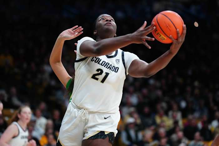 Colorado Buffaloes center Aaronette Vonleh (21) shoots the ball in the first quarter against the Oregon Ducks at CU Events Center