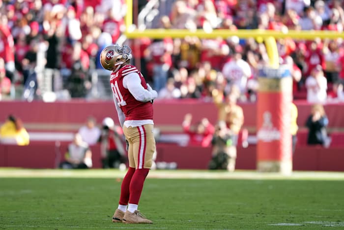 49ers defensive end Arik Armstead (91) gestures after recording a sack against the Tampa Bay Buccaneers during the second quarter at Levi's Stadium.