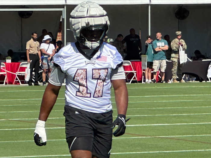 Eagles LB Nakobe Dean