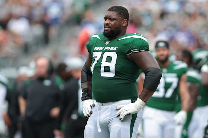 Jets' LG Laken Tomlinson (78)