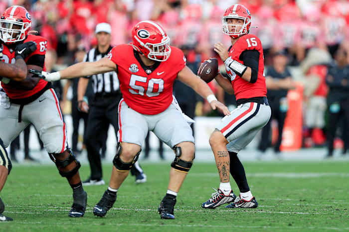 Georgia QB Carson Beck drops back to pass.