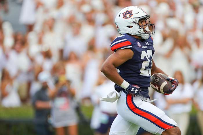 Jeremiah Cobb vs UMass - Eric Starling/Auburn Daily