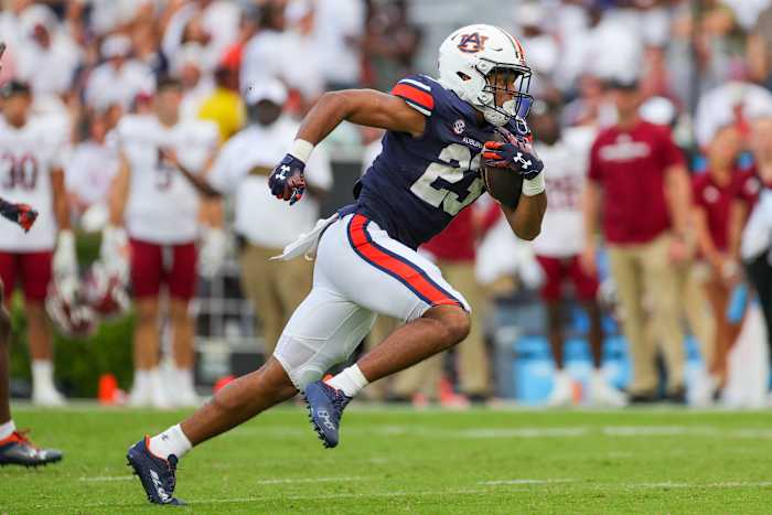 Jeremiah Cobb vs UMass - Eric Starling/Auburn Daily