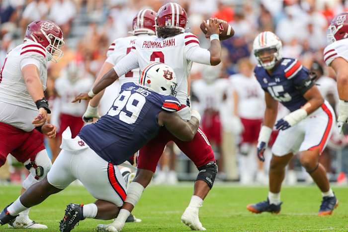 Jayson Jones vs UMass - Eric Starling/Auburn Daily
