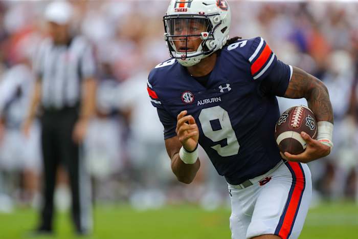 Robby Ashford vs UMass - Eric Starling/Auburn Daily