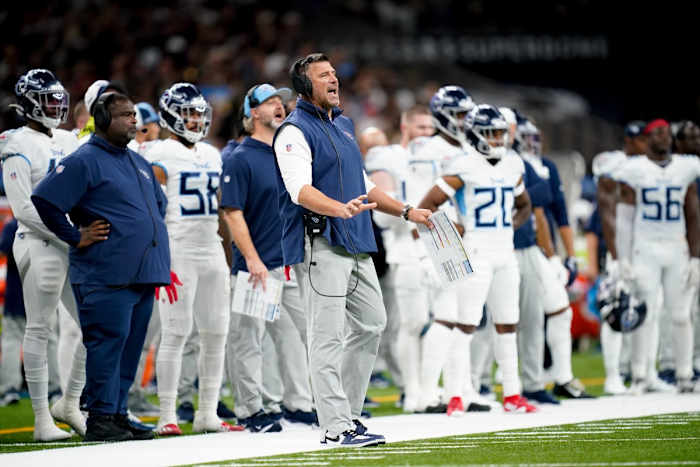 Tennessee Titans head coach Mike Vrabel reacts as the team faces the New Orleans Saints.