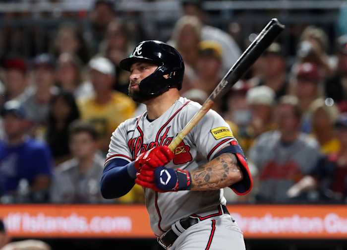 Aug 8, 2023; Pittsburgh, Pennsylvania, USA; Atlanta Braves right fielder Kevin Pillar (17) hits an RBI single against the Pittsburgh Pirates during the ninth inning at PNC Park. Atlanta won 8-6.