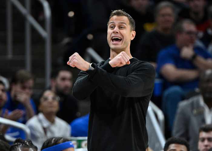 Duke basketball head coach Jon Scheyer