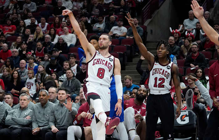 Zach LaVine drains a 3-pointer in the Chicago Bulls’ win over the Dallas Mavericks on Dec. 10, 2022.
