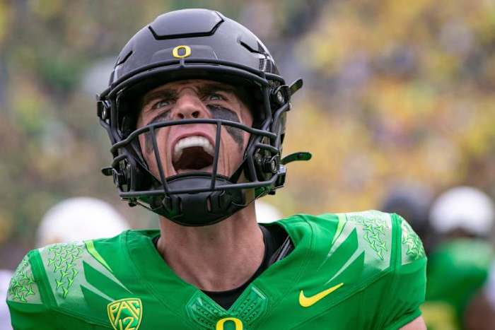 Oregon quarterback Bo Nix