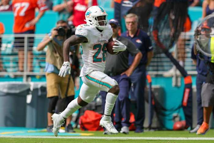 Miami Dolphins running back De'Von Achane