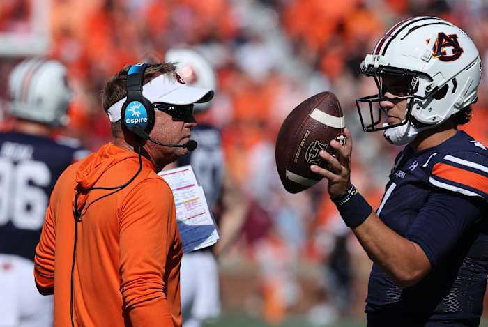 Auburn Tigers HC Hugh Freeze with QB Payton Thorne during the loss to Georgia. (Photo by John Reed of USA Today Sports)