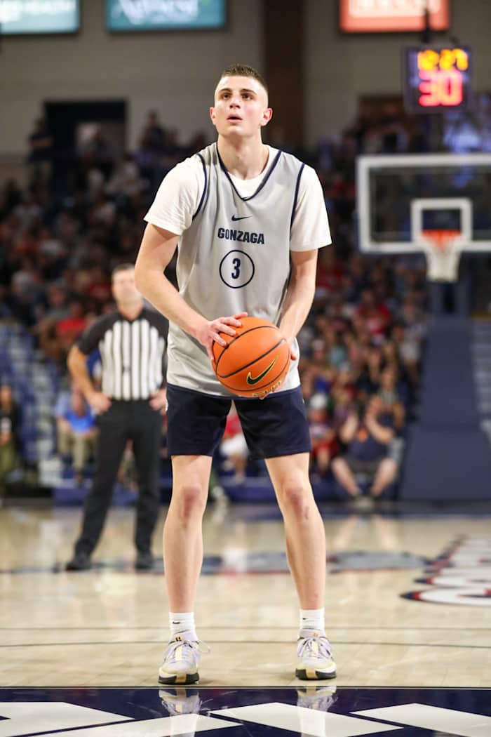 Gonzaga Kraziness in the Kennel 202394