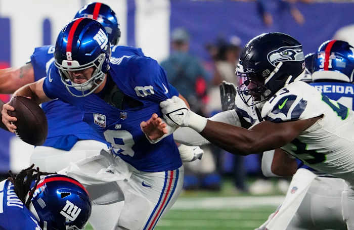 Seattle Seahawks linebacker Boye Mafe (53) sacks New York Giants quarterback Daniel Jones (8) in the 4th quarter at MetLife Stadium.