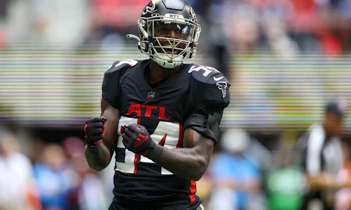 Evans celebrates as a member of the Atlanta Falcons.