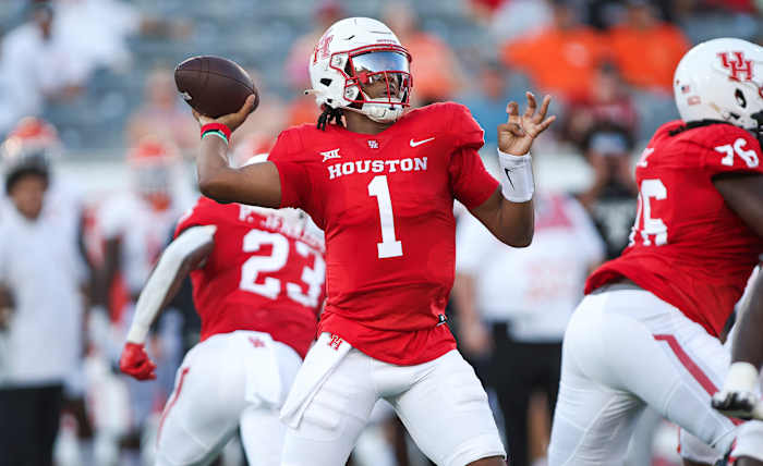 Houston Cougars quarterback Donovan Smith (1) attempts a pass during the first quarter against the Sam Houston State Bearkats at TDECU Stadium.