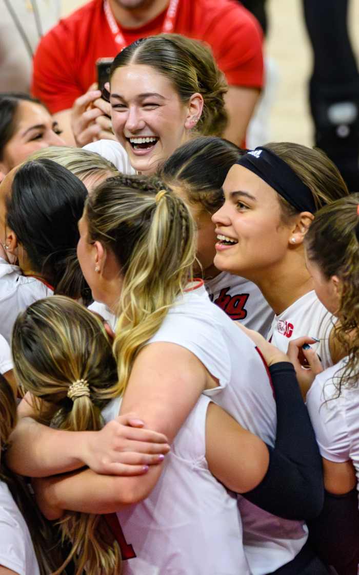 17_VB vs Wisconsin 1021