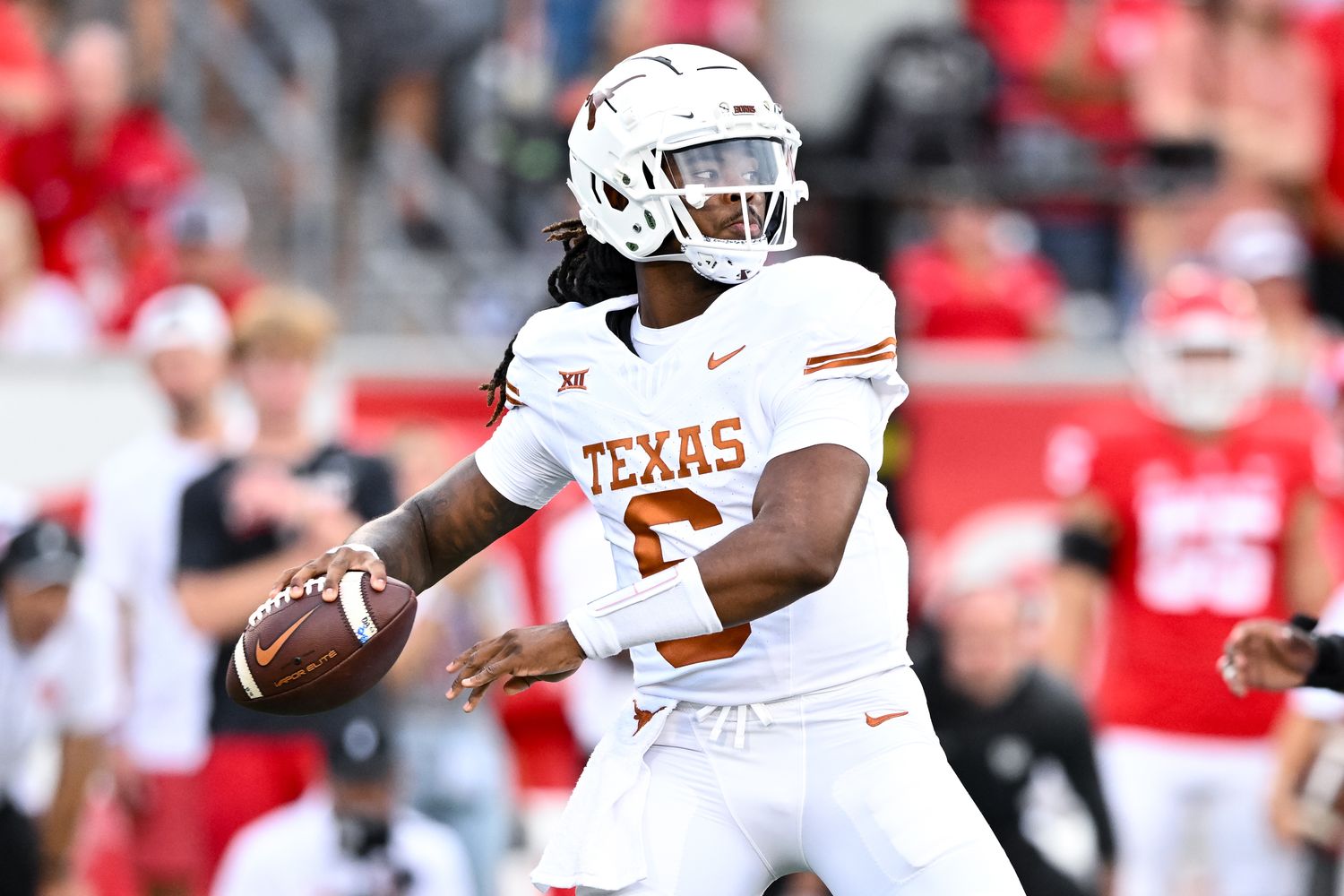 Texas Longhorns quarterback Maalik Murphy (6) looks to pass the ball during the fourth quarter against the Houston Cougars at TDECU Stadium.